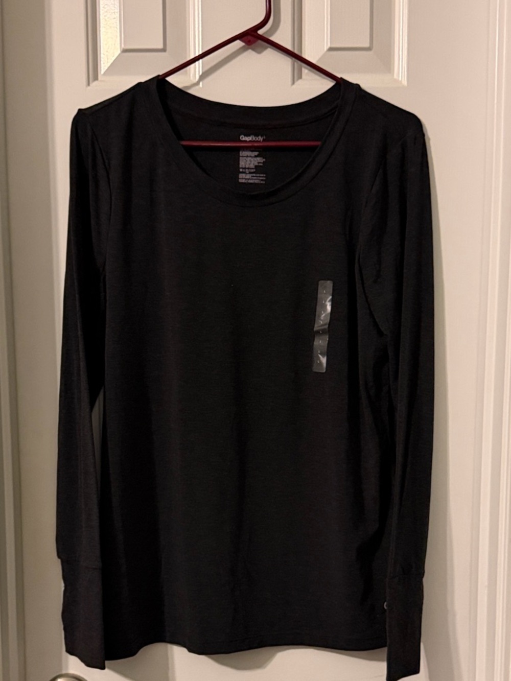 NEW!! Women’s GAP Body Long Sleeve Black Tee Size L